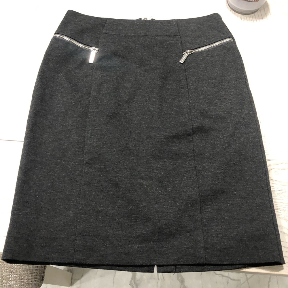 Michael Kors straight gray pencil skirt, size 6, mid length.